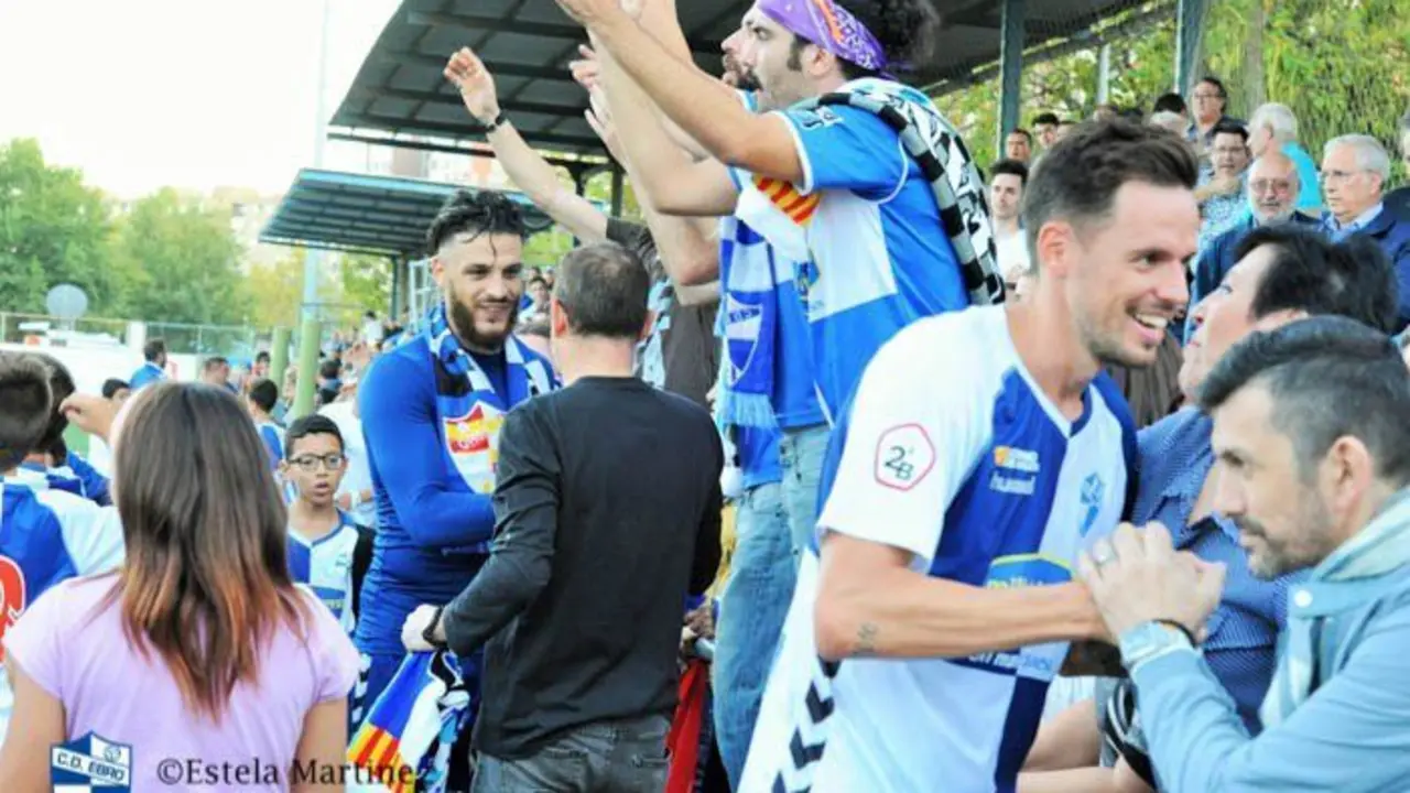 La afici&oacute;n del Ebro volver&aacute; a apoyar a su equipo en el primer partido de 2019. | Foto: Estela Mart&iacute;nez, CD Ebro