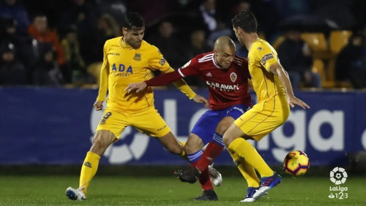 Pombo pelea entre dos jugadores del Alcorc&oacute;n en el partido de la primera vuelta. Foto: La Liga