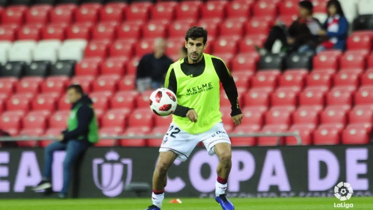 Sastre fue titular y el capit&aacute;n del Huesca ante el Athletic | Foto: LaLiga