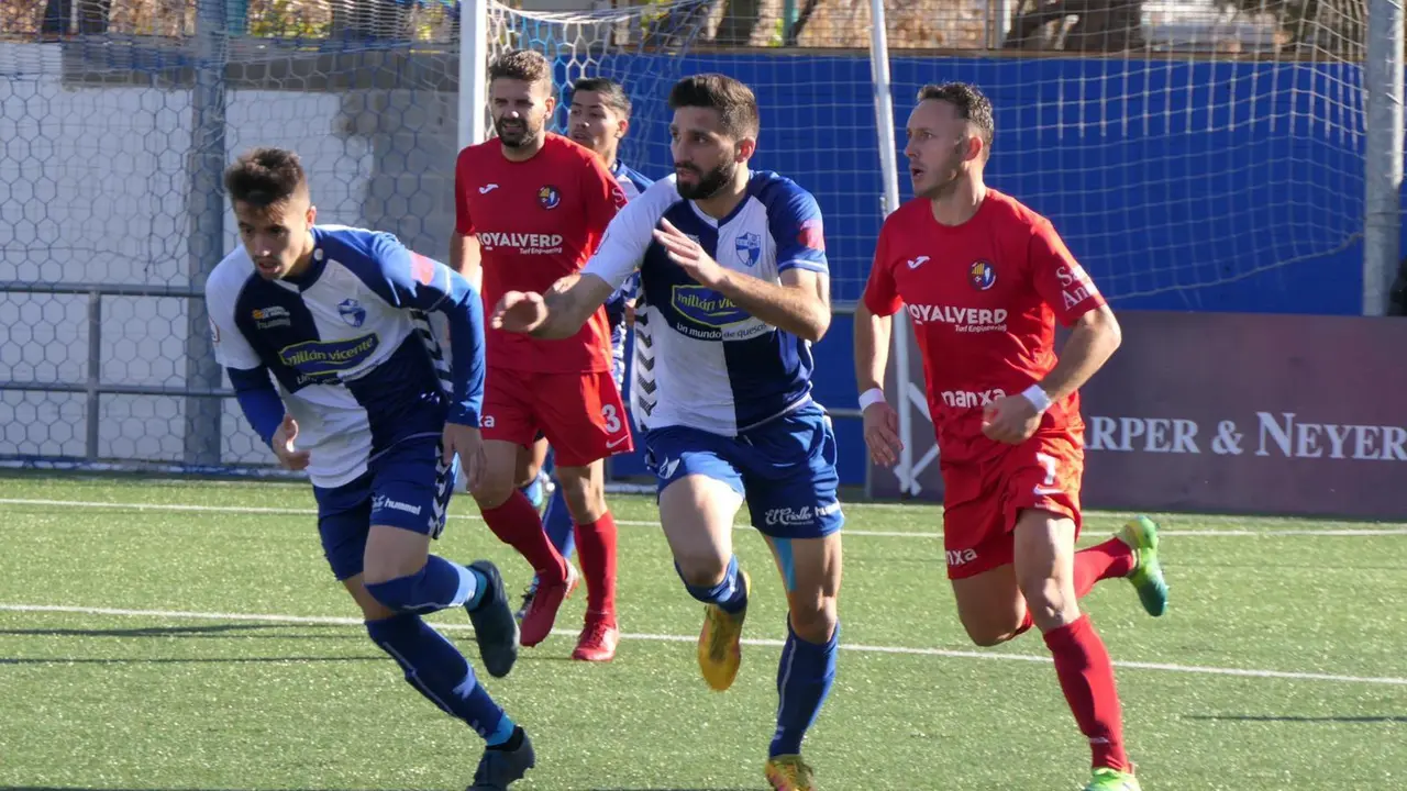 El Ebro en su partido ante el Olot. | Foto: Jose &Aacute;ngel P.Pi&ntilde;ero