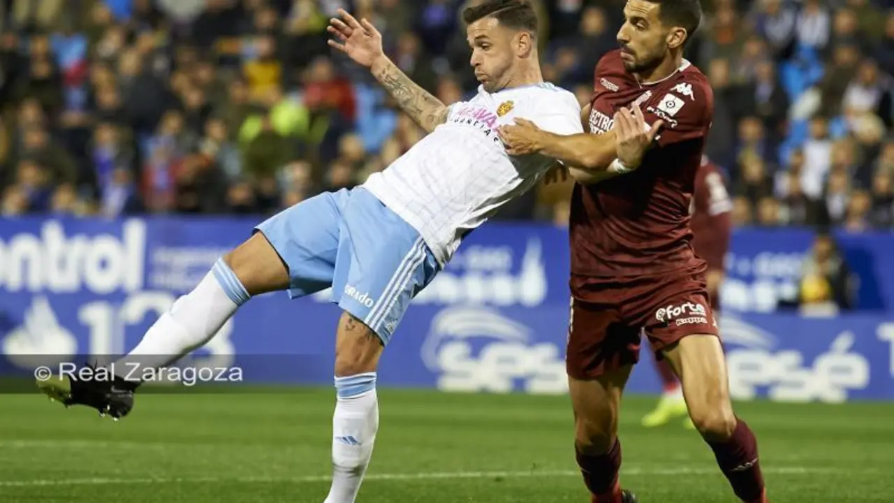 &Aacute;lvaro V&aacute;zquez en el 0-0 de la primera vuelta en la Romareda. | Foto: Real Zaragoza