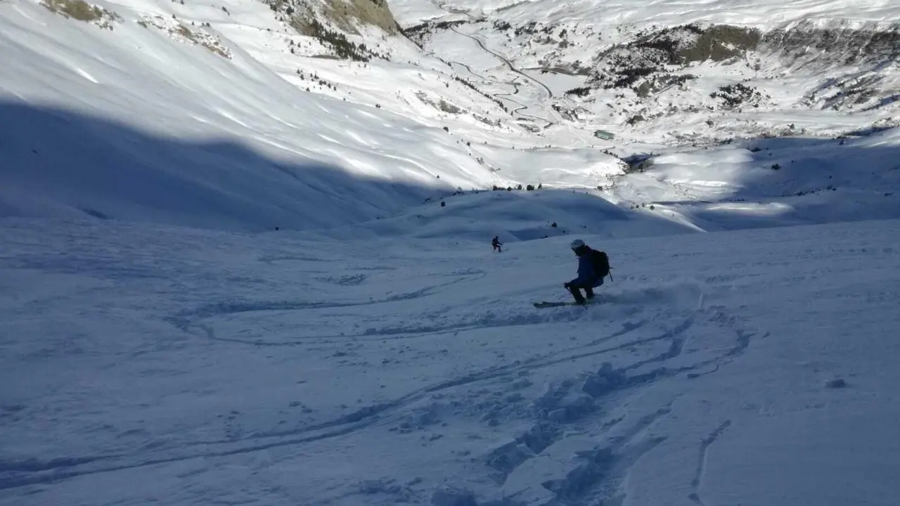 Esqu&iacute; de monta&ntilde;a en el sector Ampriu de Cerler a finales del pasado mes de noviembre. Foto: Sportaragon