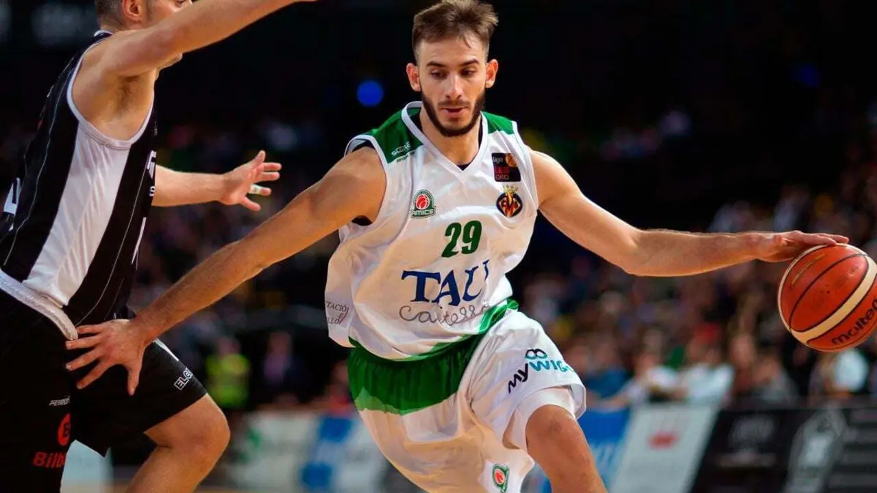 Danilo Fuzaro, pura energ&iacute;a para Tau Castell&oacute; | Foto: FEB
