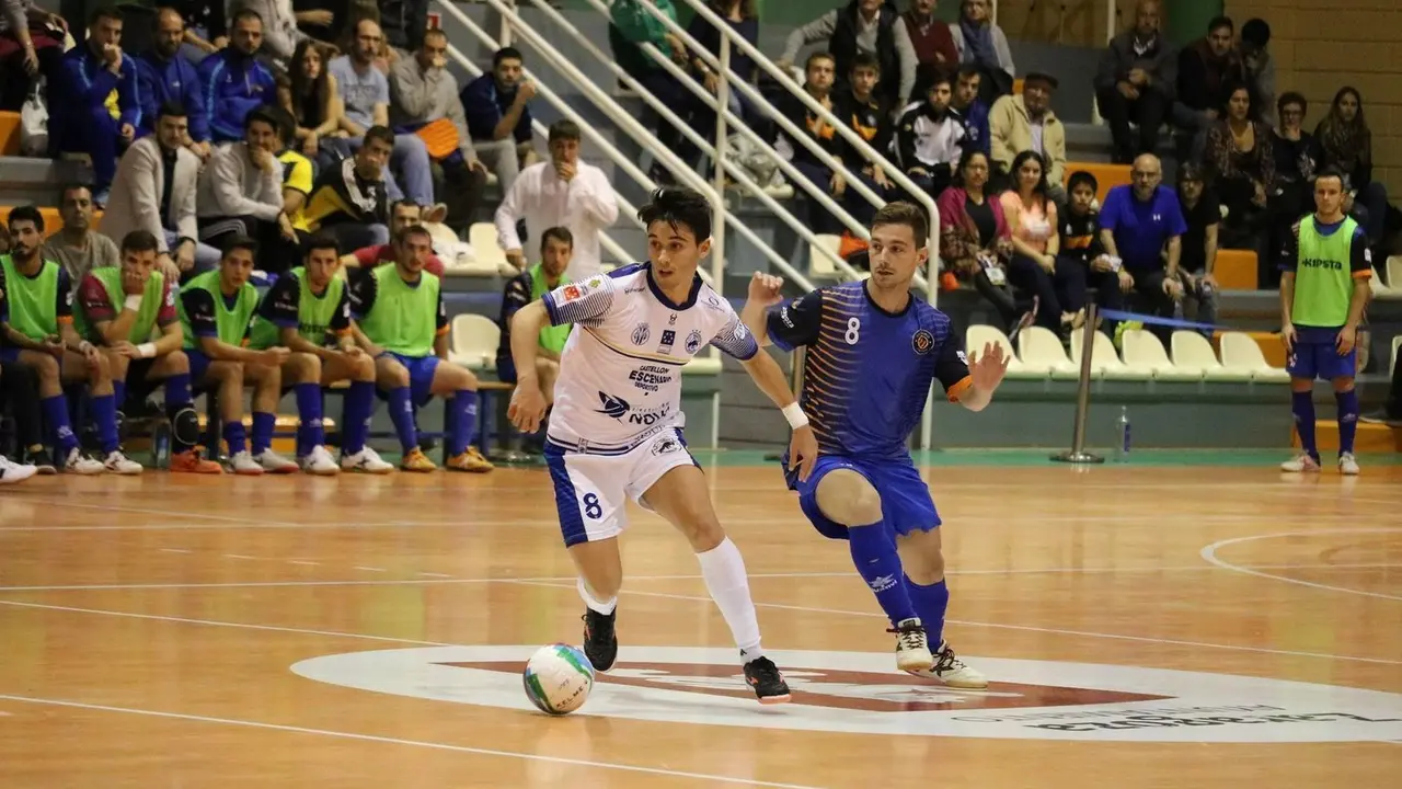Una jugada del partido entre el Colo Colo y el Bisontes. Foto: Miguel &Aacute;ngel Conde