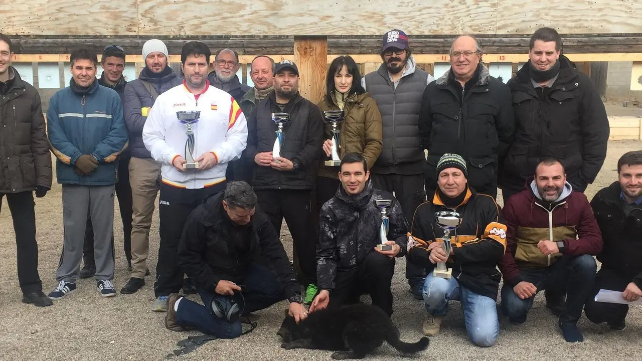 Los participantes del Trofeo de Navidad. | Foto: Club de Tiro Loreto