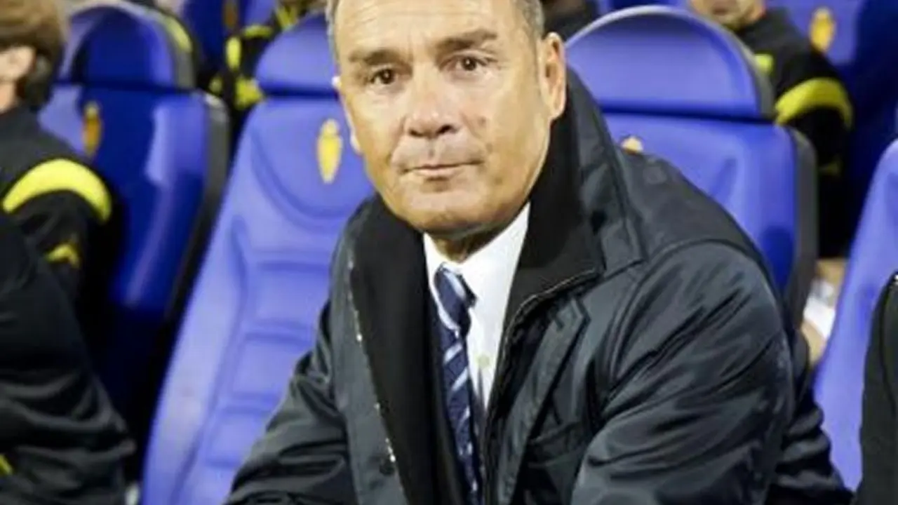 V&iacute;ctor Fern&aacute;ndez, entrenador del Real Zaragoza. | Foto: Real Zaragoza