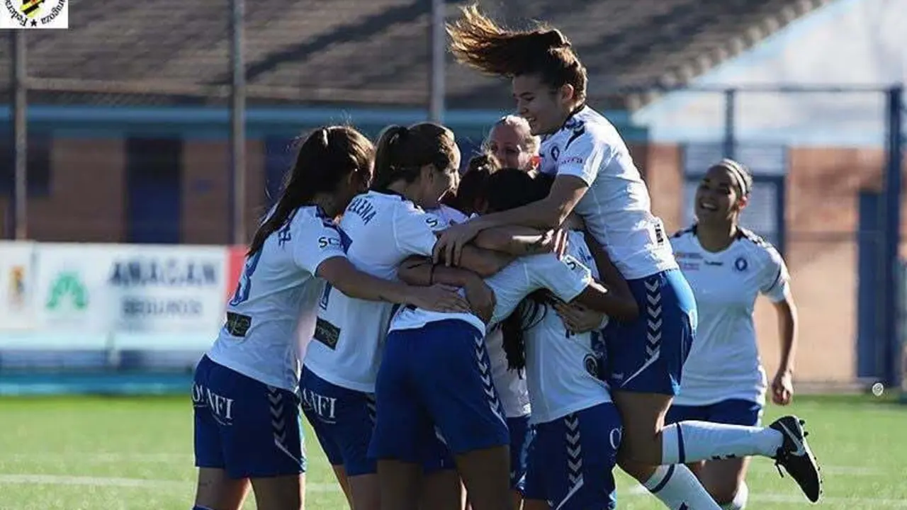 El Zaragoza CFF celebra uno de sus triunfos de esta temporada. | Foto: Zaragoza CFF