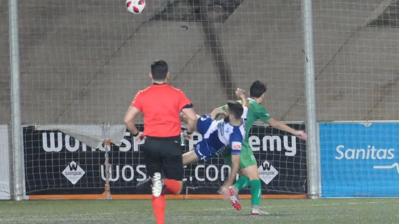 El Ebro cay&oacute; derrotado en la primera vuelta ante el Cornell&aacute;. Foto: Jose &Aacute;ngel P&eacute;rez Pi&ntilde;ero.