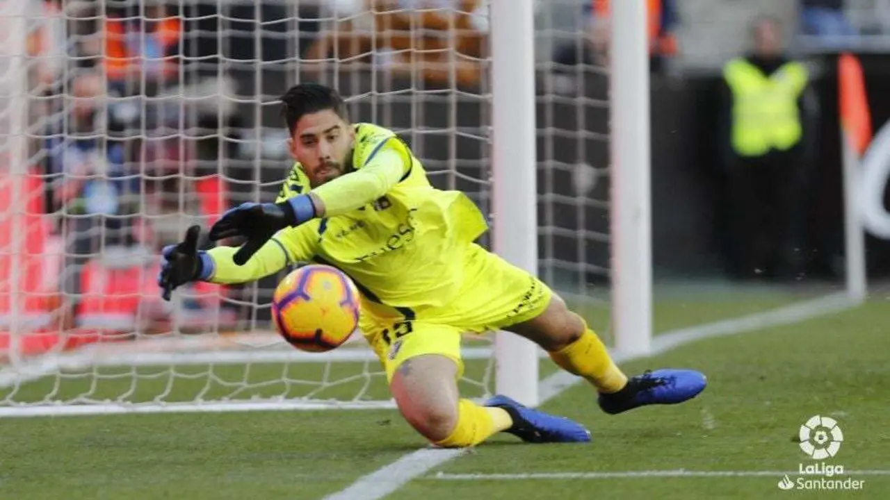 Roberto Santamar&iacute;a debut&oacute; en Primera Divisi&oacute;n ante el Valencia | Foto: LFP