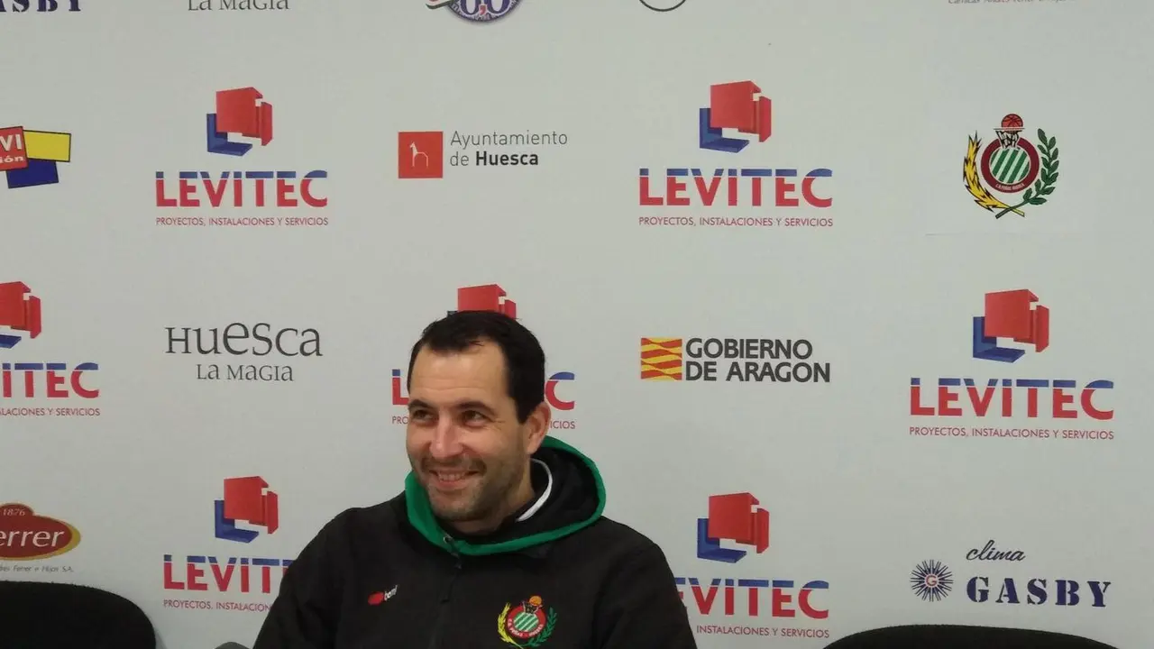 Guillermo Arenas, en la rueda de prensa donde ha hablado de su equipo y del rival de este domingo. Foto: Sportaragon