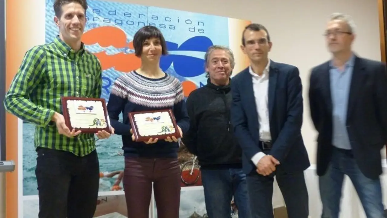 Imagen de premiados en una anterior gala de triatl&oacute;n/duatl&oacute;n en Jaca. Foto: Fatri