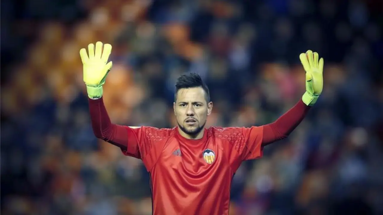 Diego Alves en su etapa como portero del Valencia CF.