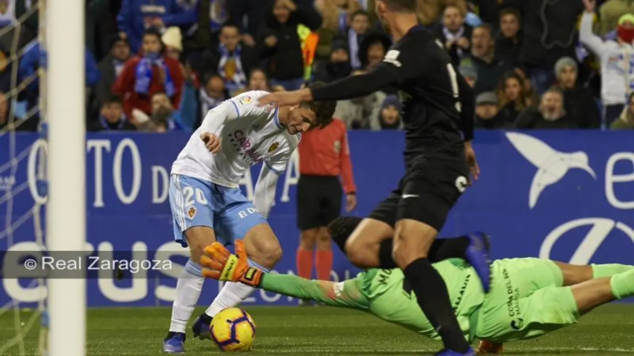Marc Gual volvi&oacute; a fallar numerosas ocasiones ante el M&aacute;laga. I Foto: Real Zaragoza