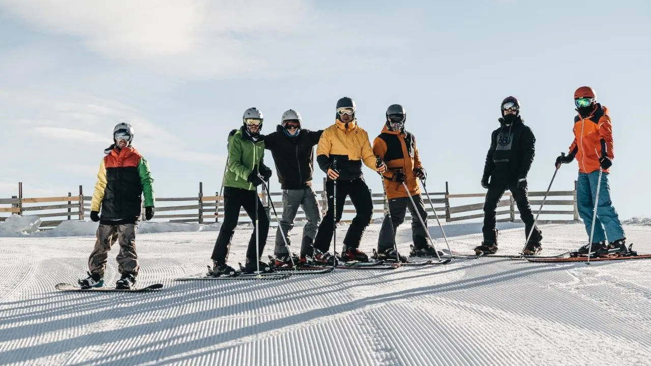 Esquiadores en Formigal que con la apertura de Tres Hombres eleva el nivel de adrenalina. Foto: Aram&oacute;n