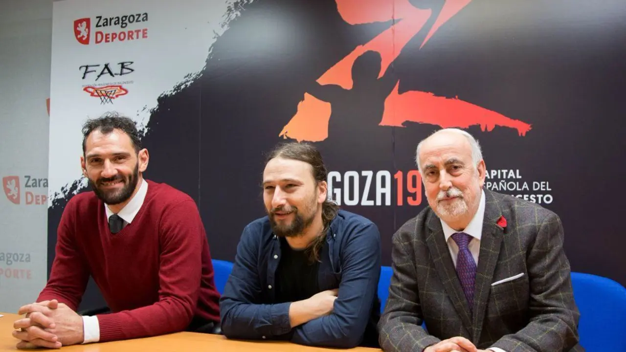 Jorge Garbajosa, Pablo H&iacute;jar y Txemi Sierra. Foto: Ayuntamiento de Zaragoza