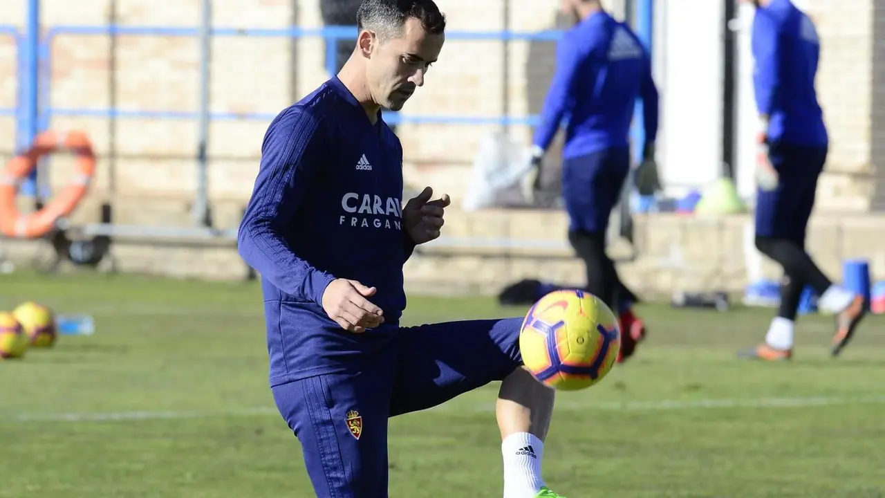 Miguel Linares, ya con el grupo | Foto: Real Zaragoza