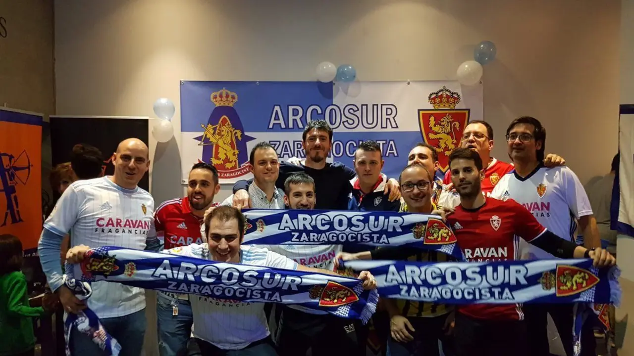 La Pe&ntilde;a Arcosur Zaragocista en su acto de inauguraci&oacute;n. Foto: Pe&ntilde;a Arcosur Zaragocista