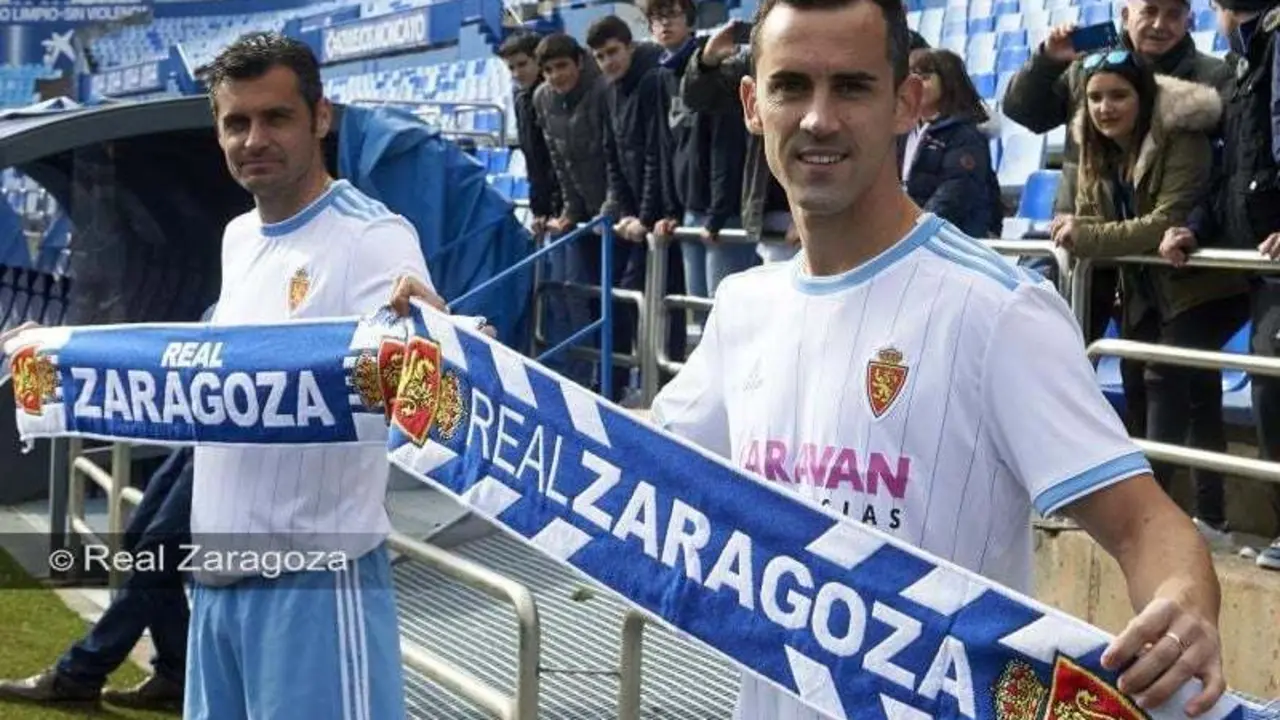 Chechu Dorado y Miguel Linares en su presentaci&oacute;n con el Real Zaragoza | Foto: Real Zaragoza