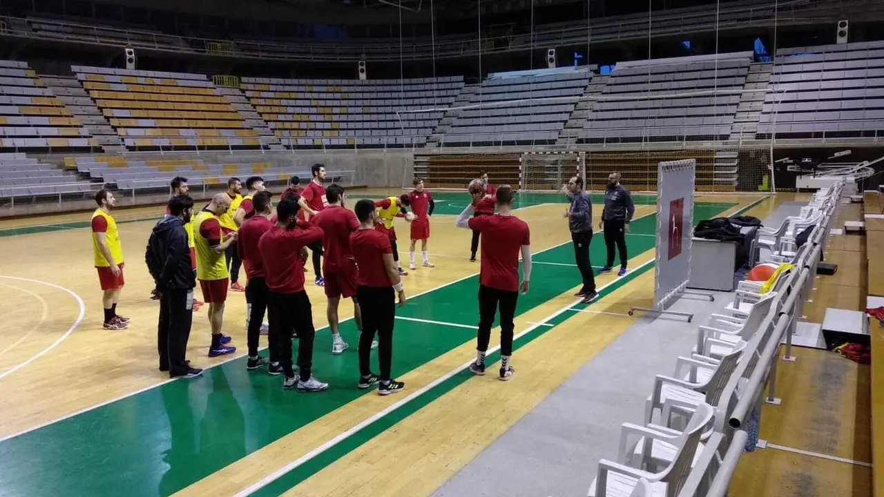 Nolasco, este jueves, en el entrenamiento para preparar el partido contra Cangas. Foto: Sportaragon