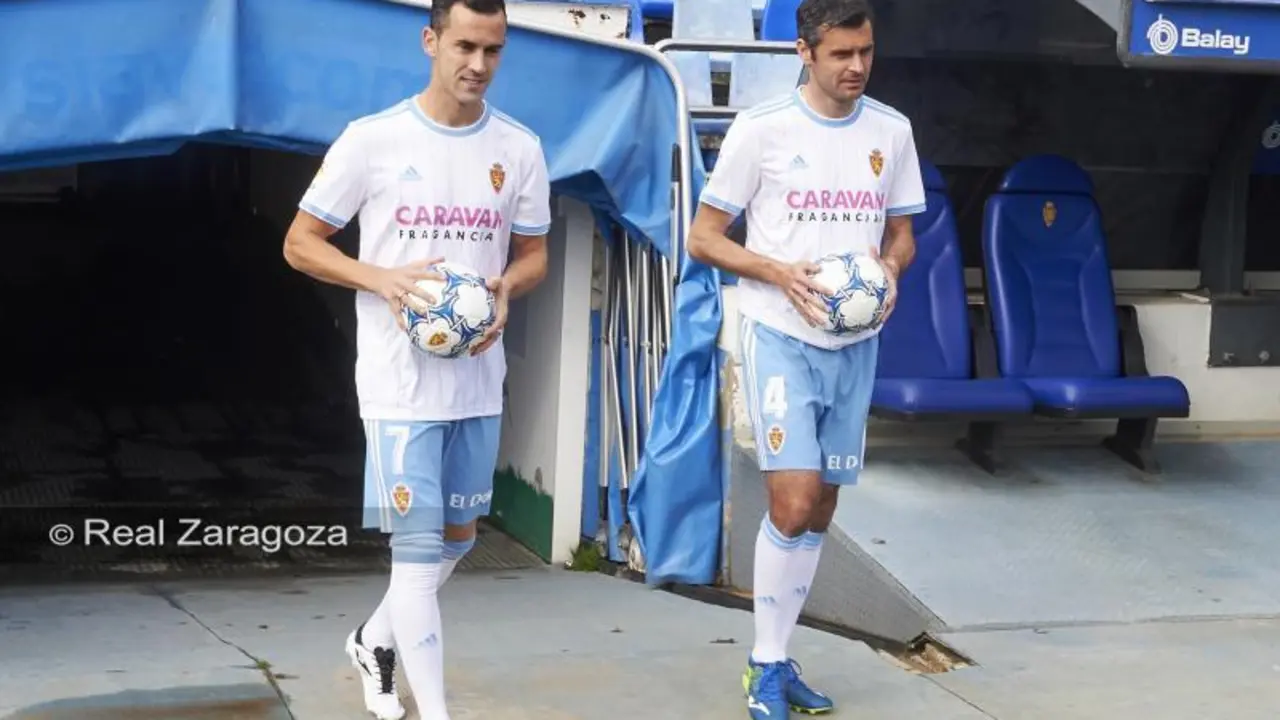 Linares y Chechu Dorado el d&iacute;a de su presentaci&oacute;n | Foto: Real Zaragoza