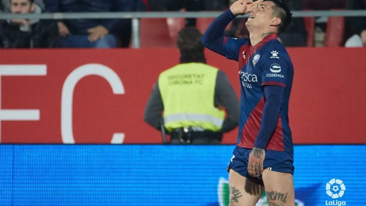 'Chimy' &Aacute;vila celebra uno de los tantos conseguidos contra el Girona. | Foto: LaLiga Santander