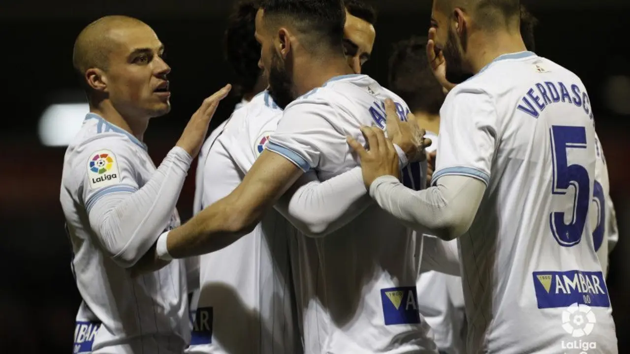 Los jugadores del Real Zaragoza celebran el gol de Linares. Foto: La Liga