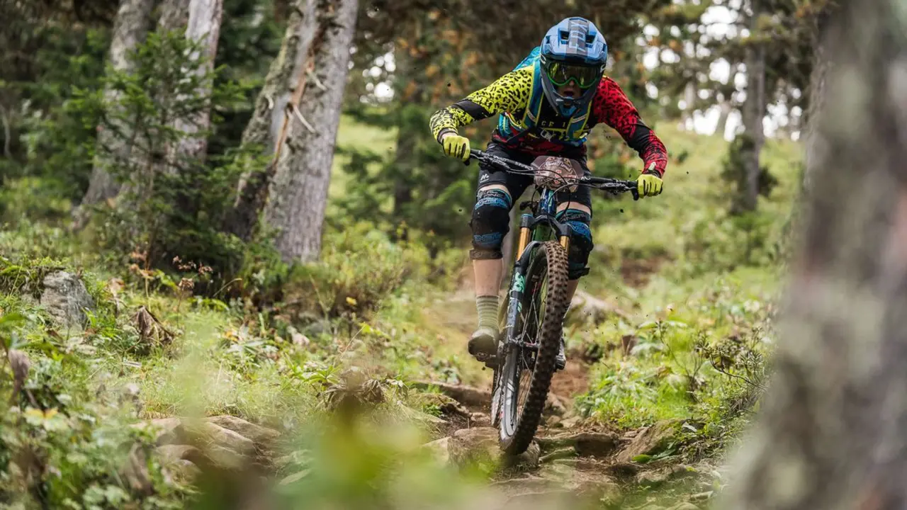 Los 'bikers' que participan en la TransNomad dejan siempre im&aacute;genes espectaculares. Foto: TransNomad