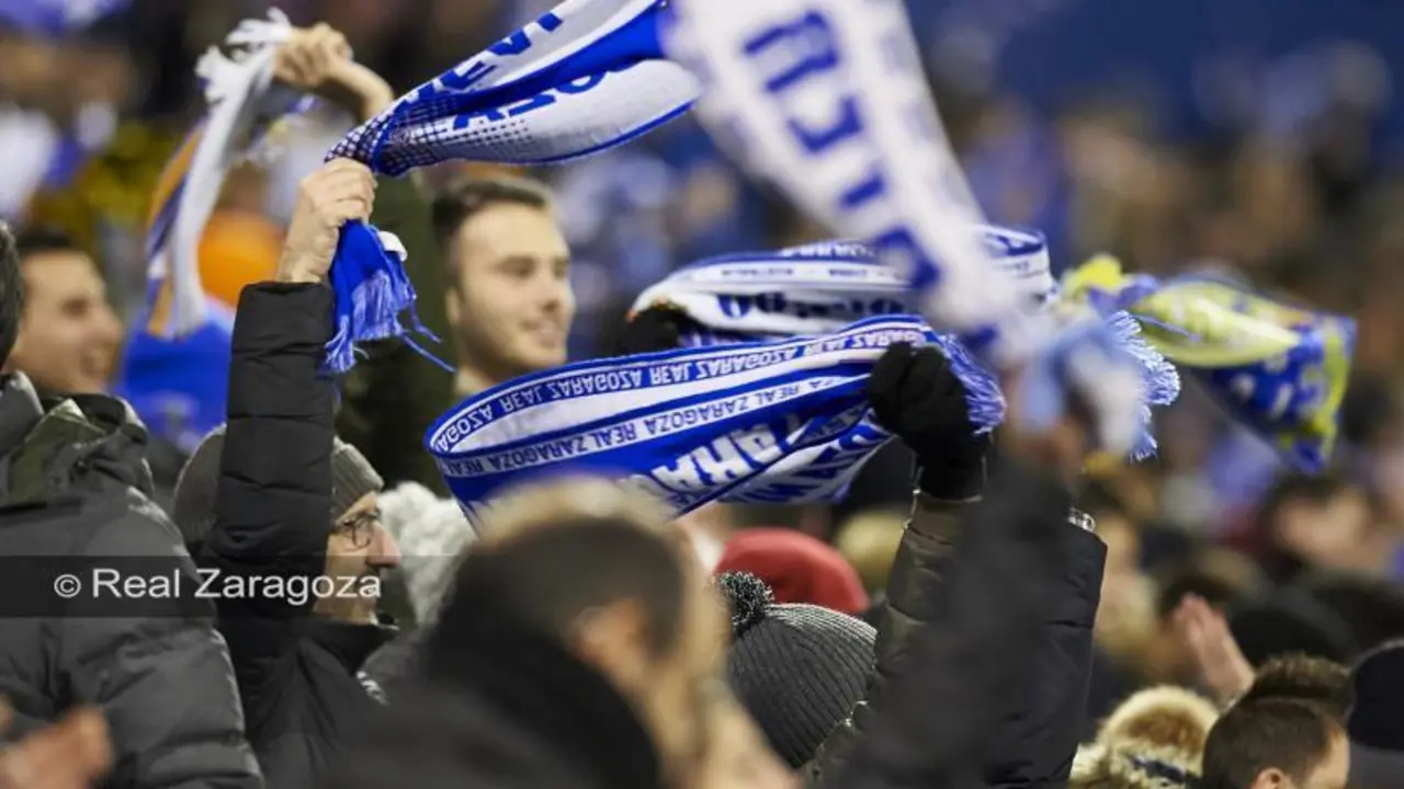 La afici&oacute;n zaragocista, en el duelo frente al Real Oviedo.| Foto: Real Zaragoza