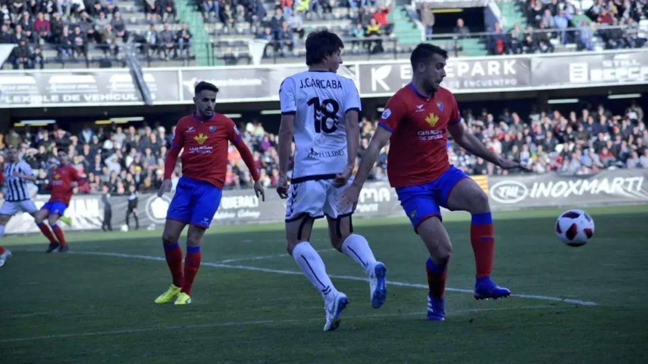 El CD Teruel no quiere ceder m&aacute;s puntos. |Foto: CD Castell&oacute;n