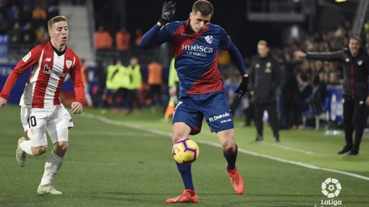 Rivera ante el Athletic en El Alcoraz | Foto: LaLiga