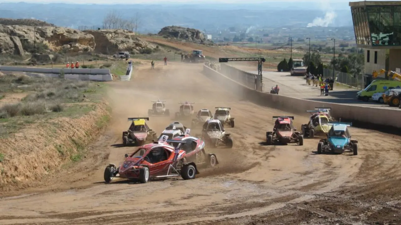 Imagen durante el &uacute;ltimo Campeonato de Arag&oacute;n de Autocross. | Foto: Motorland