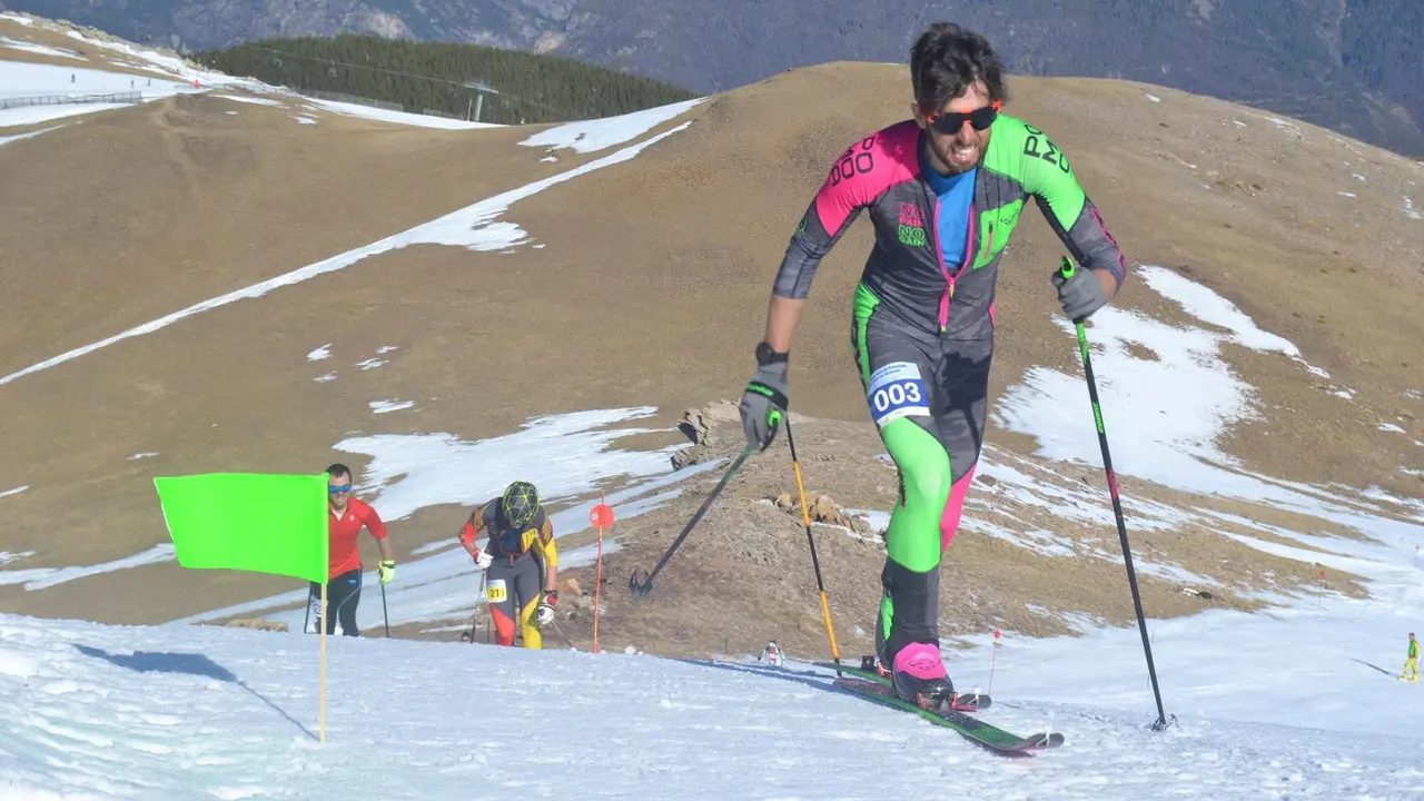 Noel Burgos, en pleno esfuerzo en el &uacute;ltimo muro de Cogulla antes de enfilar a meta. Foto: sportaragon.com