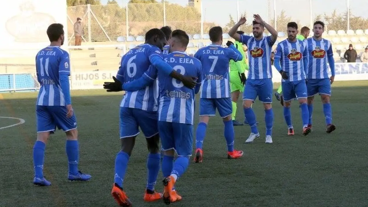 Moustapha en su anterior etapa en el conjunto blanquiazul. | Foto: @AupaEjea