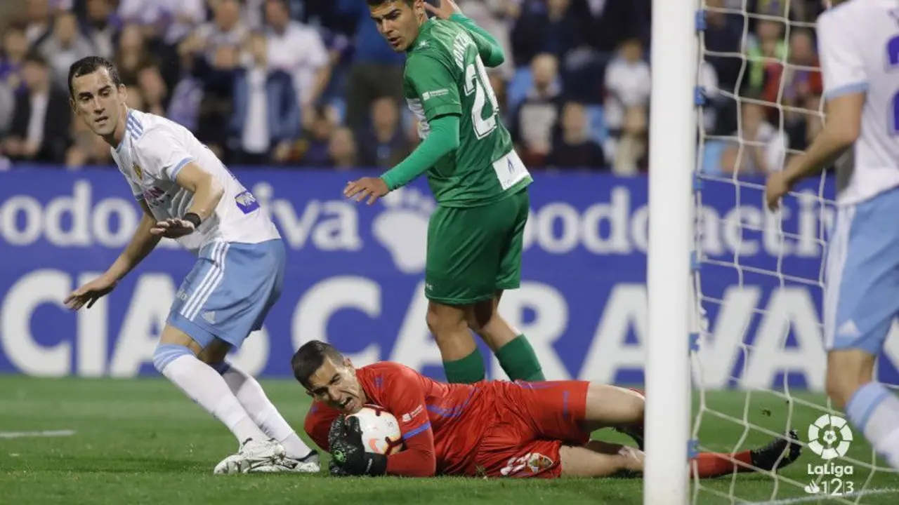 Linares en el &uacute;ltimo partido en La Romareda frente al Elche | Foto: La Liga