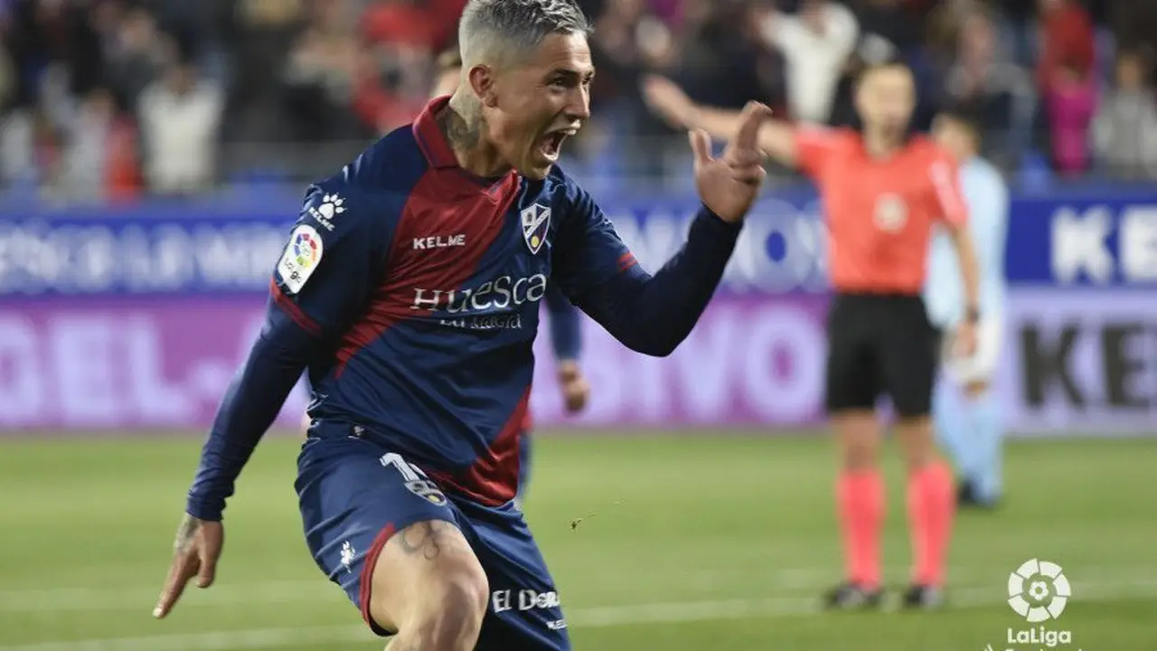 Chimy &Aacute;vila dej&oacute; una serie de recuerdos inolvidables en El Alcoraz. Foto: La Liga