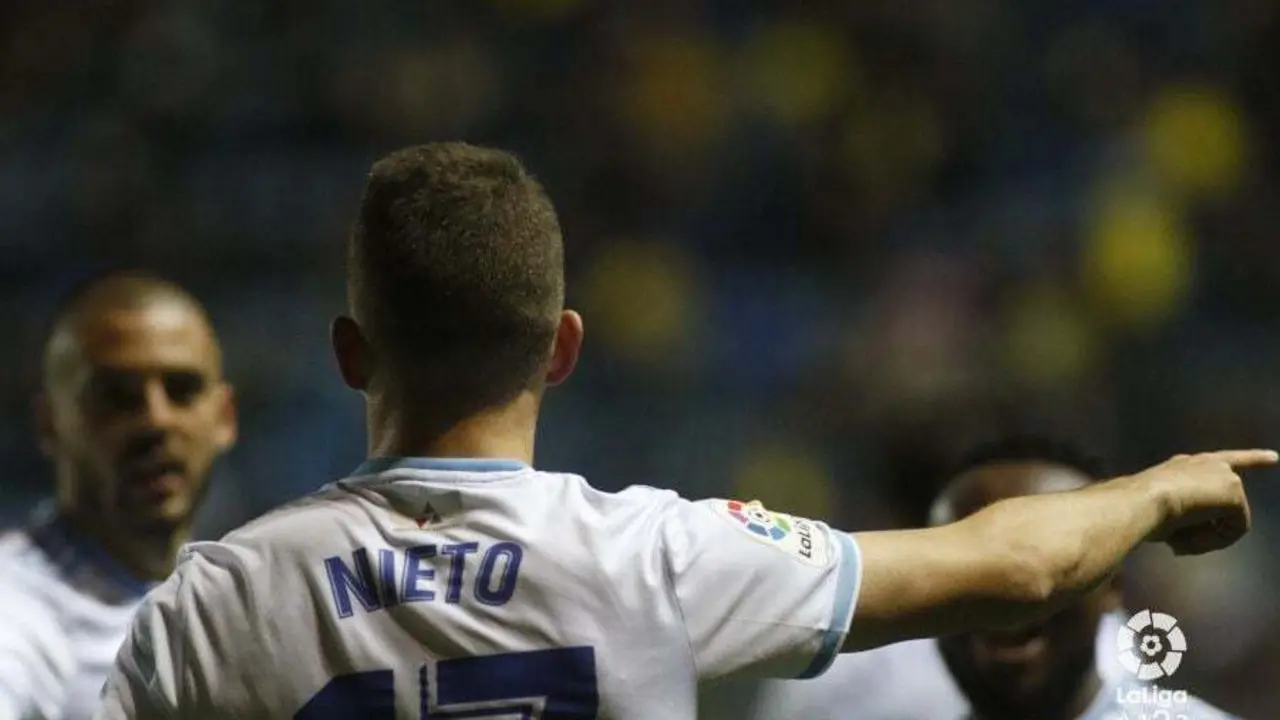 Nieto se asienta en el lateral izquierdo del Real Zaragoza. Foto: La Liga 123