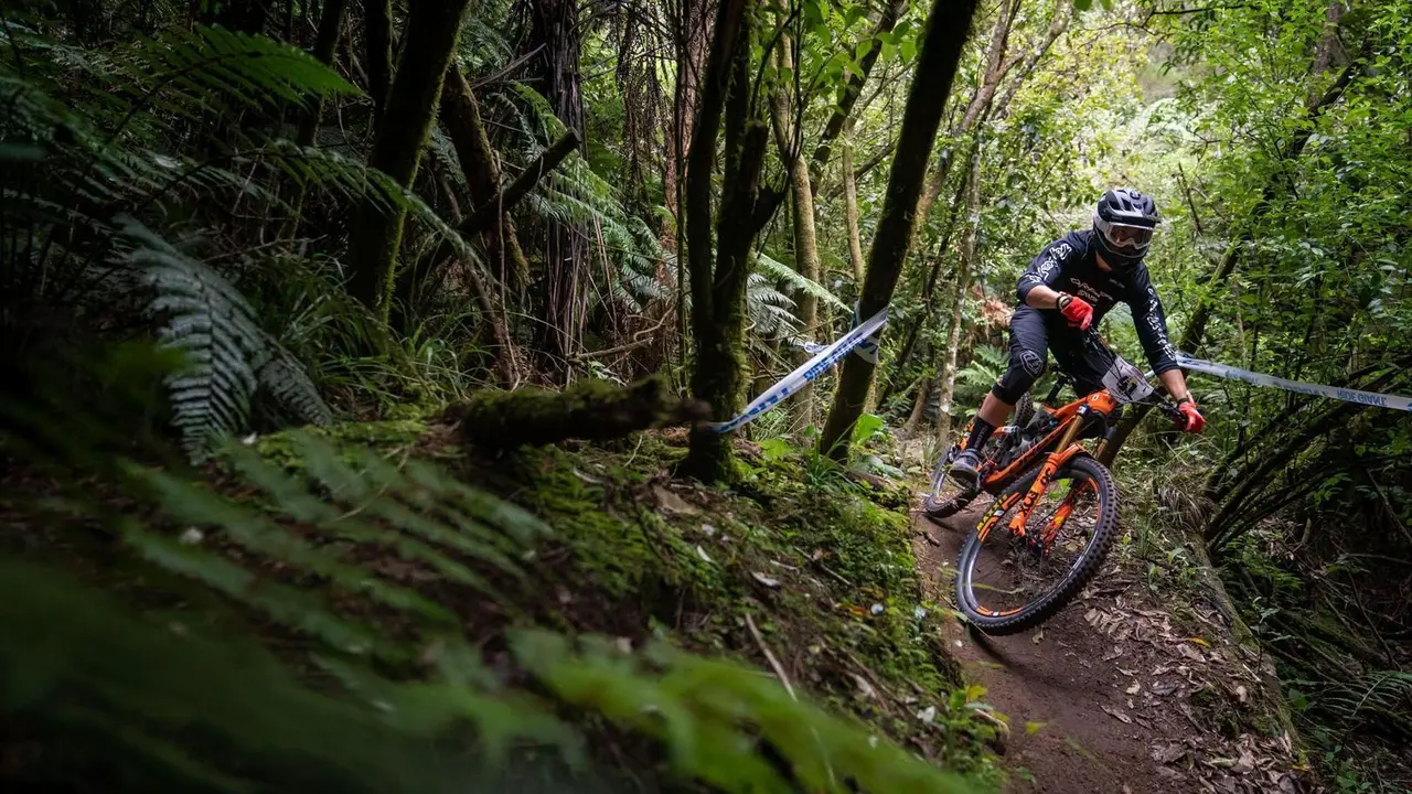 Torralba, durante una de las pruebas disputadas en Ocean&iacute;a. Foto: Orbea Enduro Team