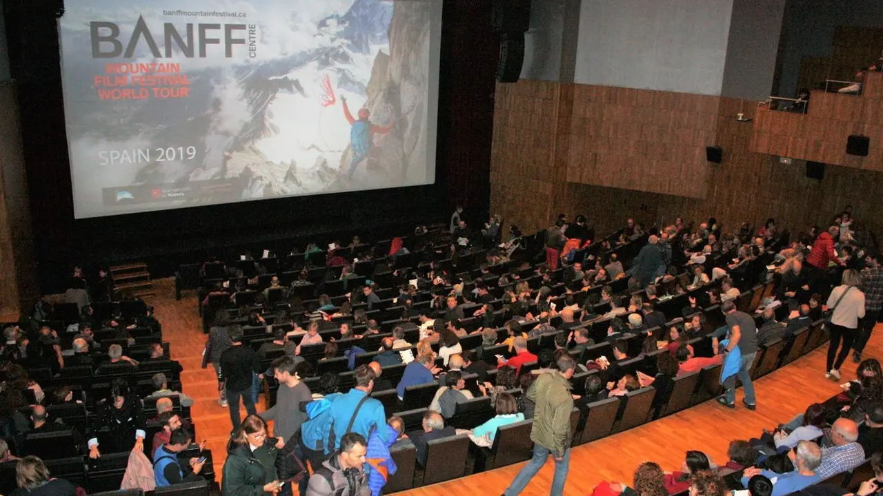Lleno del auditorio Carlos Saura en la sesi&oacute;n oficial del Banff. Foto: Banff