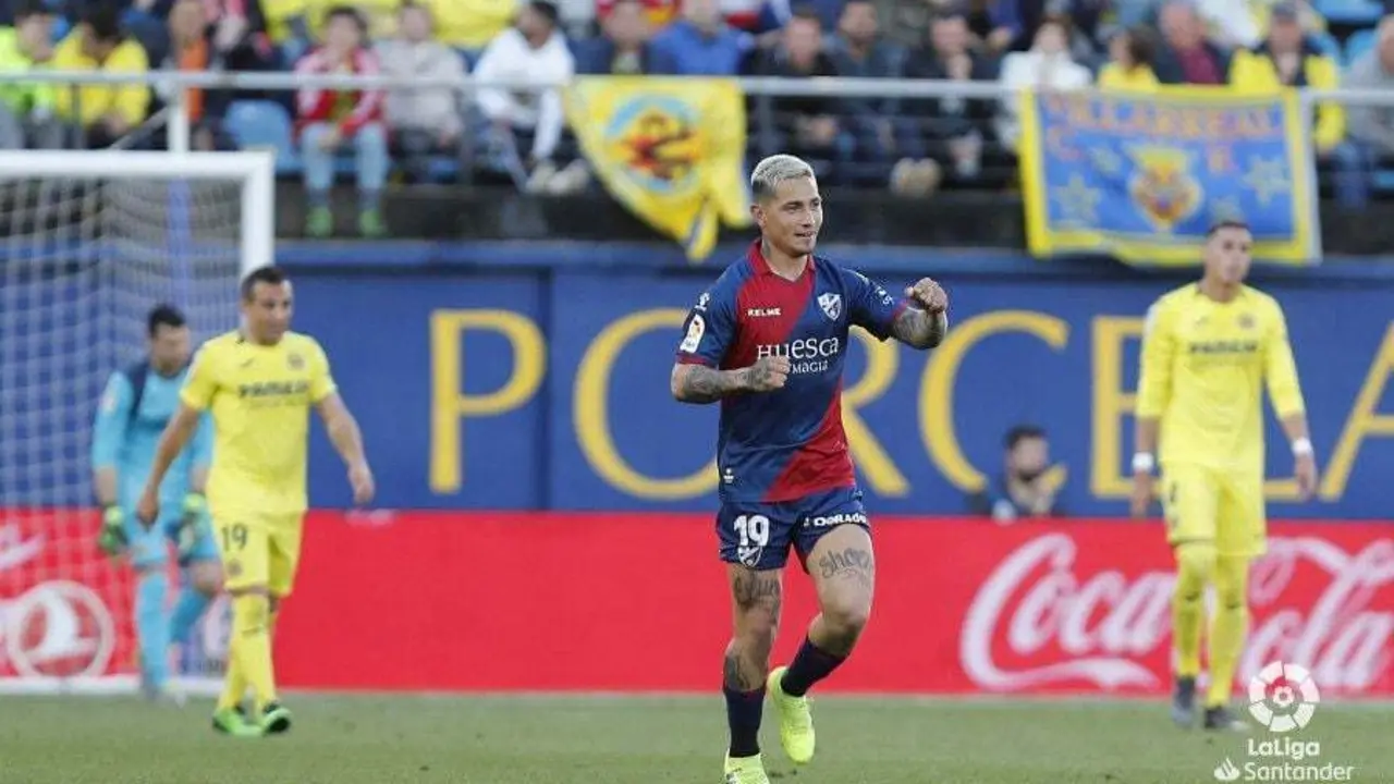 'Chimy' &Aacute;vila firm&oacute; un gran tanto en La Cer&aacute;mica y puso la esperanza en la remontada | Foto: LaLiga Santander