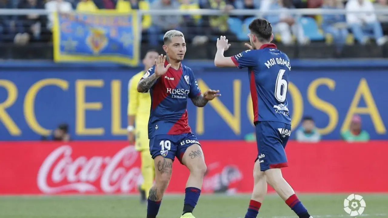 Chimy y Moi se felicitan tras el tanto del argentino | Foto: LaLiga