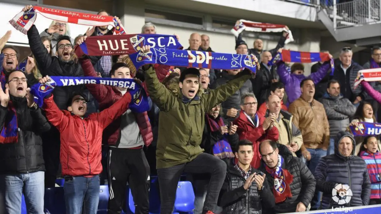 La afici&oacute;n azulgrana ha sido la nota m&aacute;s positiva de la temporada. | Foto: LFP