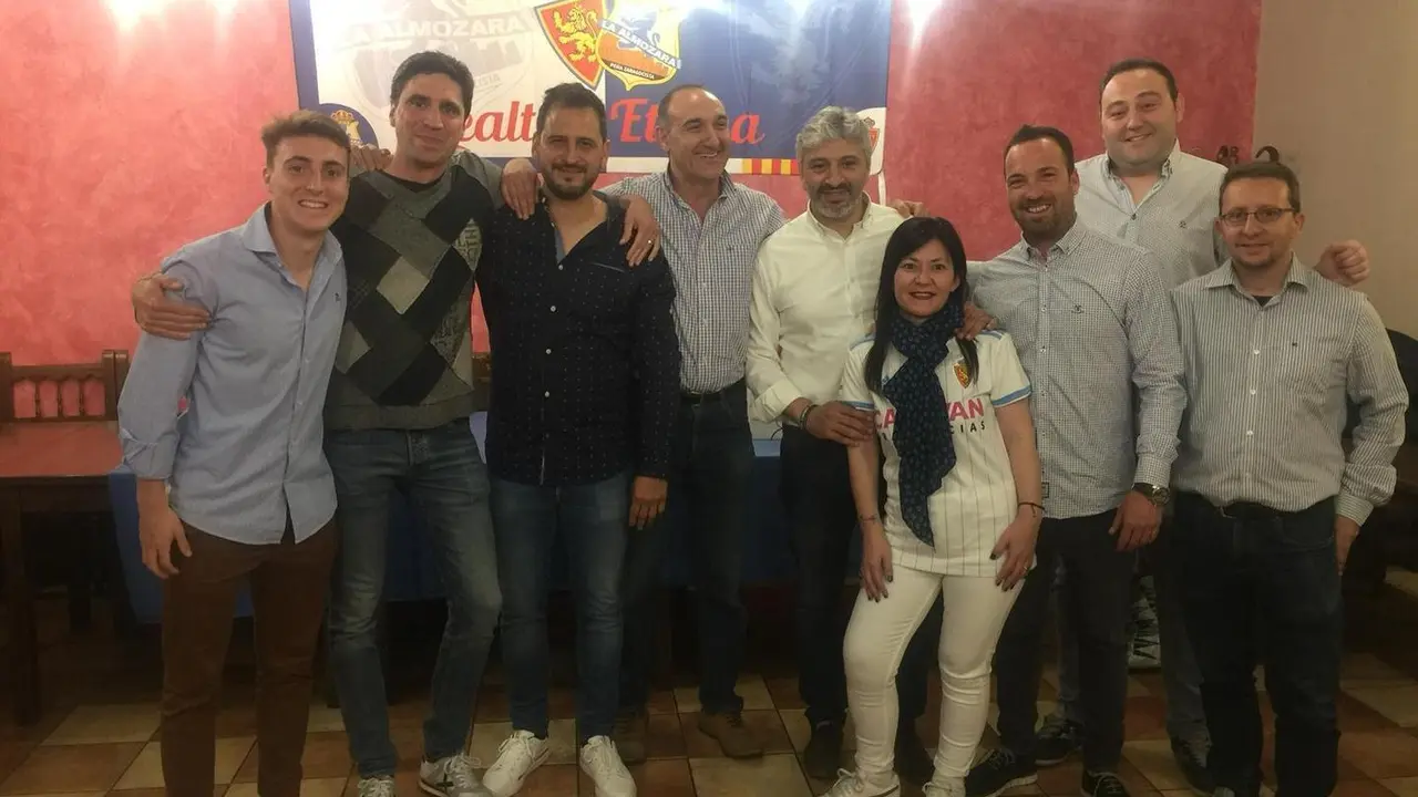 Acto de celebraci&oacute;n de aniversario de la Pe&ntilde;a Zaragocista La Almozara con Nayim