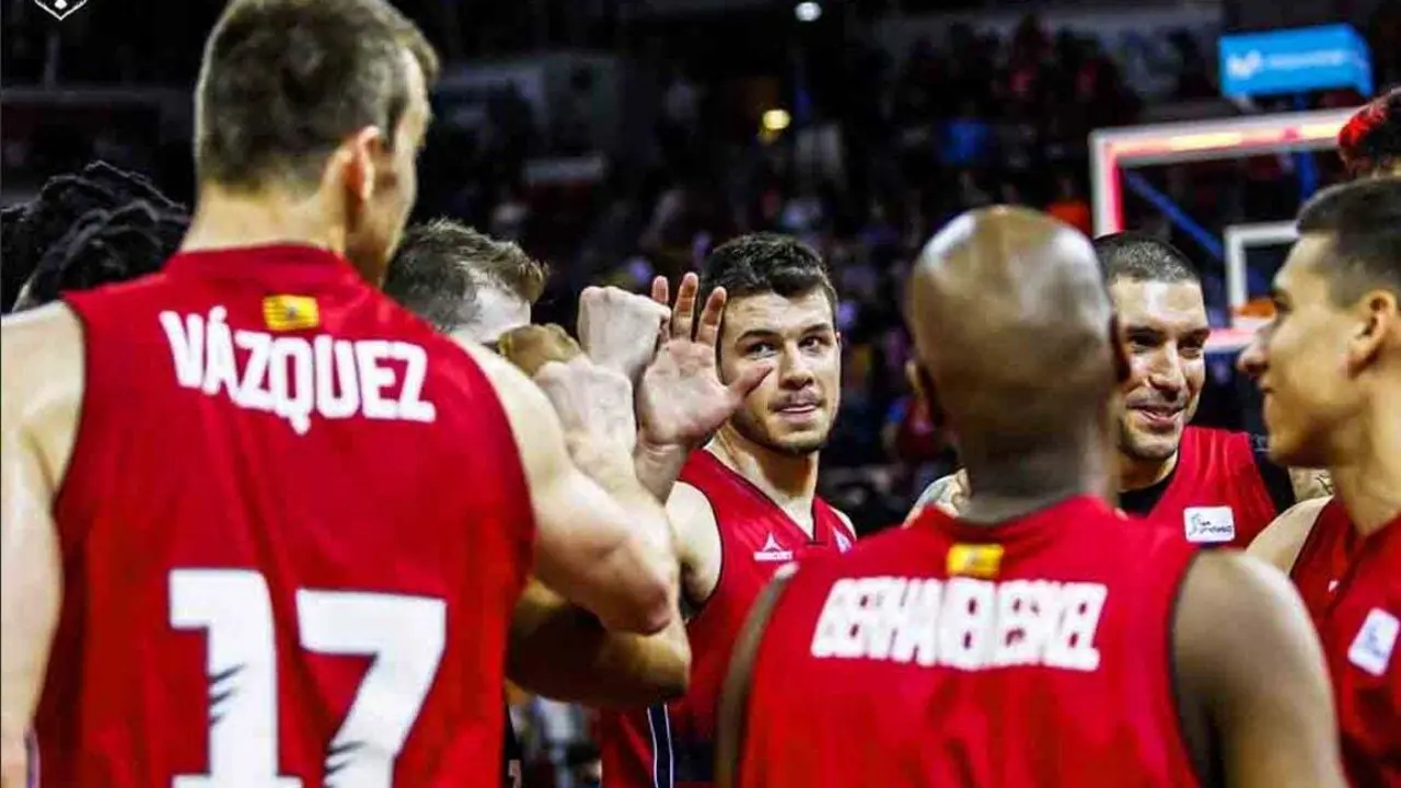 El equipo debe estar m&aacute;s unido que nunca. Foto: Esther Casas/Basket Zaragoza
