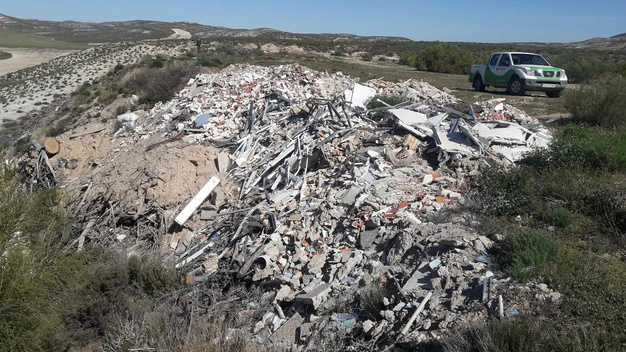 Vertedero ilegal por el que el Ayuntamiento expedienta al Real Zaragoza. Foto: Ayuntamiento de Zaragoza