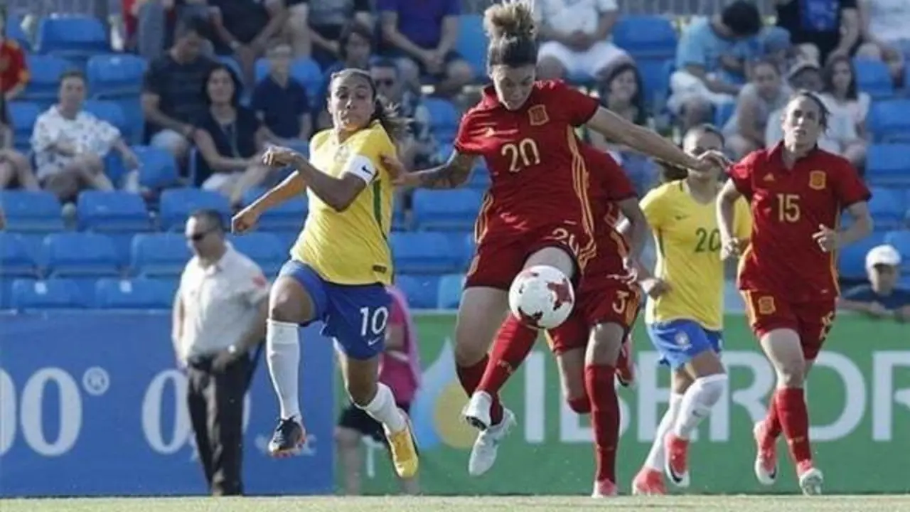 Mapi Le&oacute;n con la camiseta de la selecci&oacute;n espa&ntilde;ola. Foto: Europa Press
