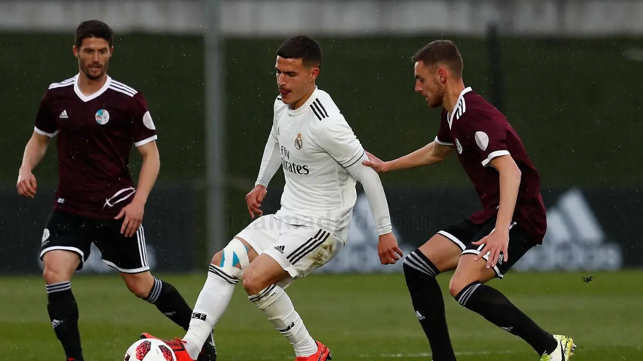 Jaime Seoane con la camiseta del Real Madrid.