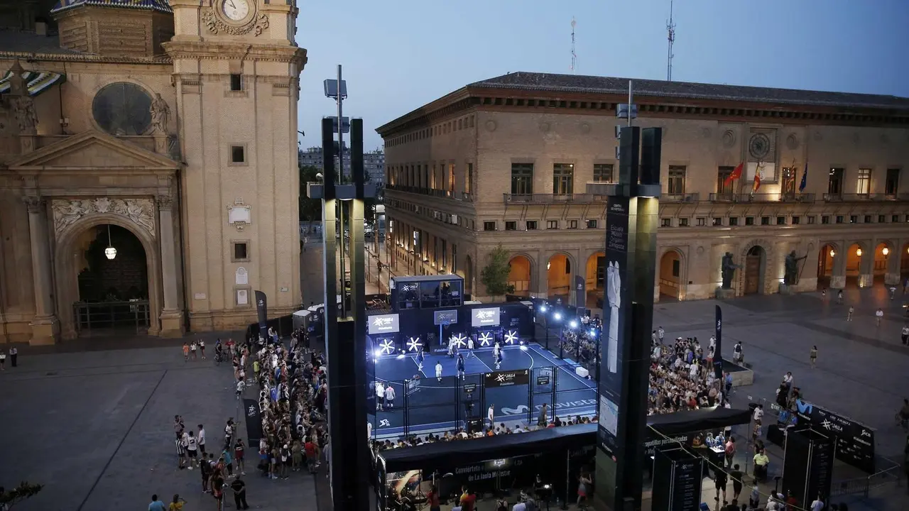 La Jaula Movistar se instal&oacute; en la Plaza del Pilar de Zaragoza | Foto: ACB