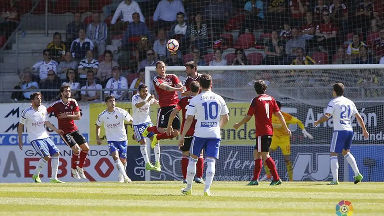Imagen de un partido entre el Mirand&eacute;s y el Real Zaragoza. Foto: LaLiga