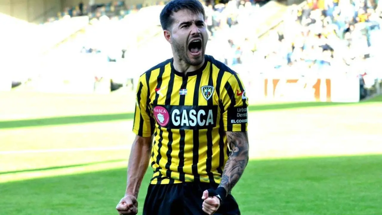 Fran Garc&iacute;a, con la camiseta del Barakaldo. Foto: J.B. Monterrey