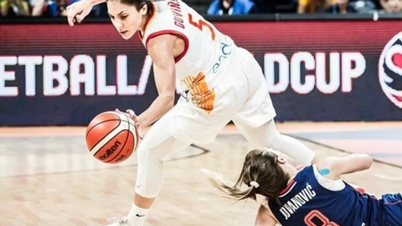 Cristina Ouvi&ntilde;a, en un partido del Eurobasket. Foto: FIBA